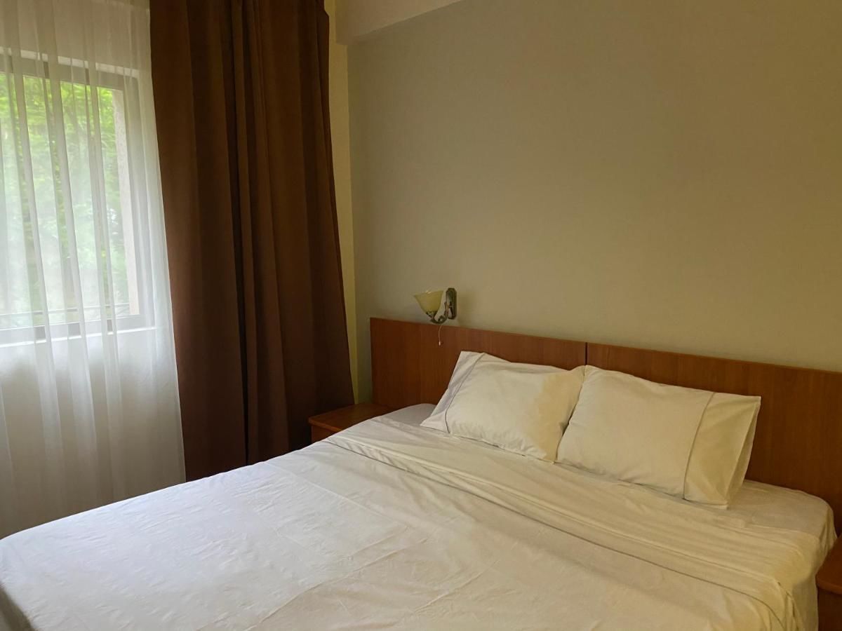 Отель Resort Plaza Lake Rojiştea